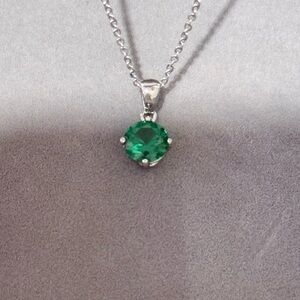 Elegant Silver and Green Pendant Necklace